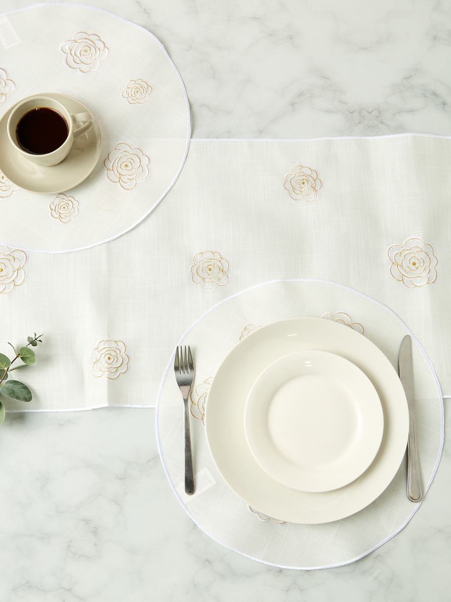 Embroidered Rose Table Runner - 33x180 cm
