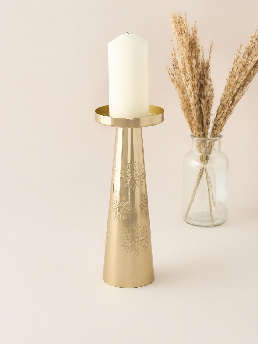 Star Textured Pillar Candleholder - 6 cm