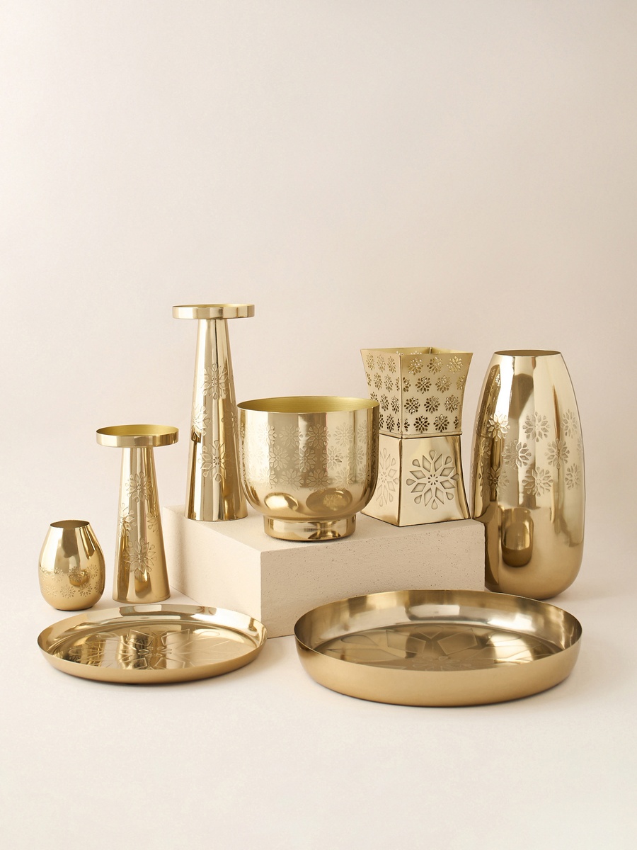 Star Textured Pillar Candleholder - 6 cm