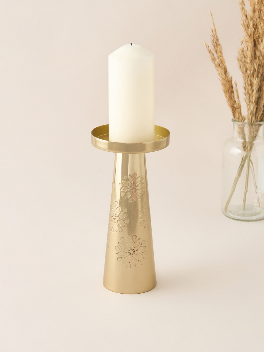 Star Textured Pillar Candleholder - 20 cm