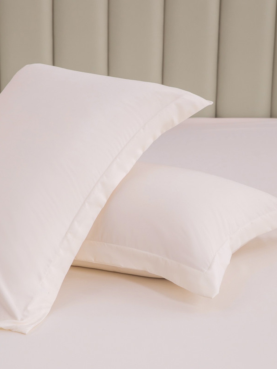 2- Piece Microfiber Pillowcase Set - 50x75 cm with Envelope Closure | Pastel Parchment Color