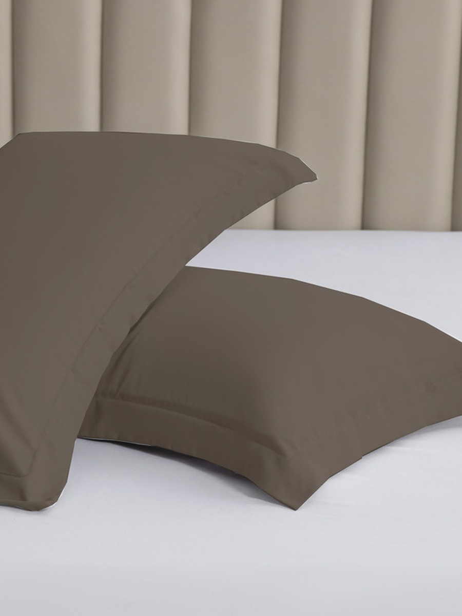 2- Piece Microfiber Pillowcase Set - 50x75 cm with Envelope Closure | Brown