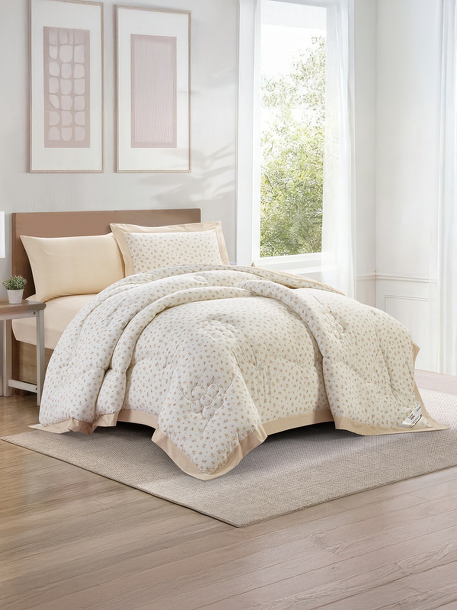 4-Piece Single Comforter Set Fits 140x200cm Bed Reversible Printed with Solid Flange, 350 GSM Filling, Cream