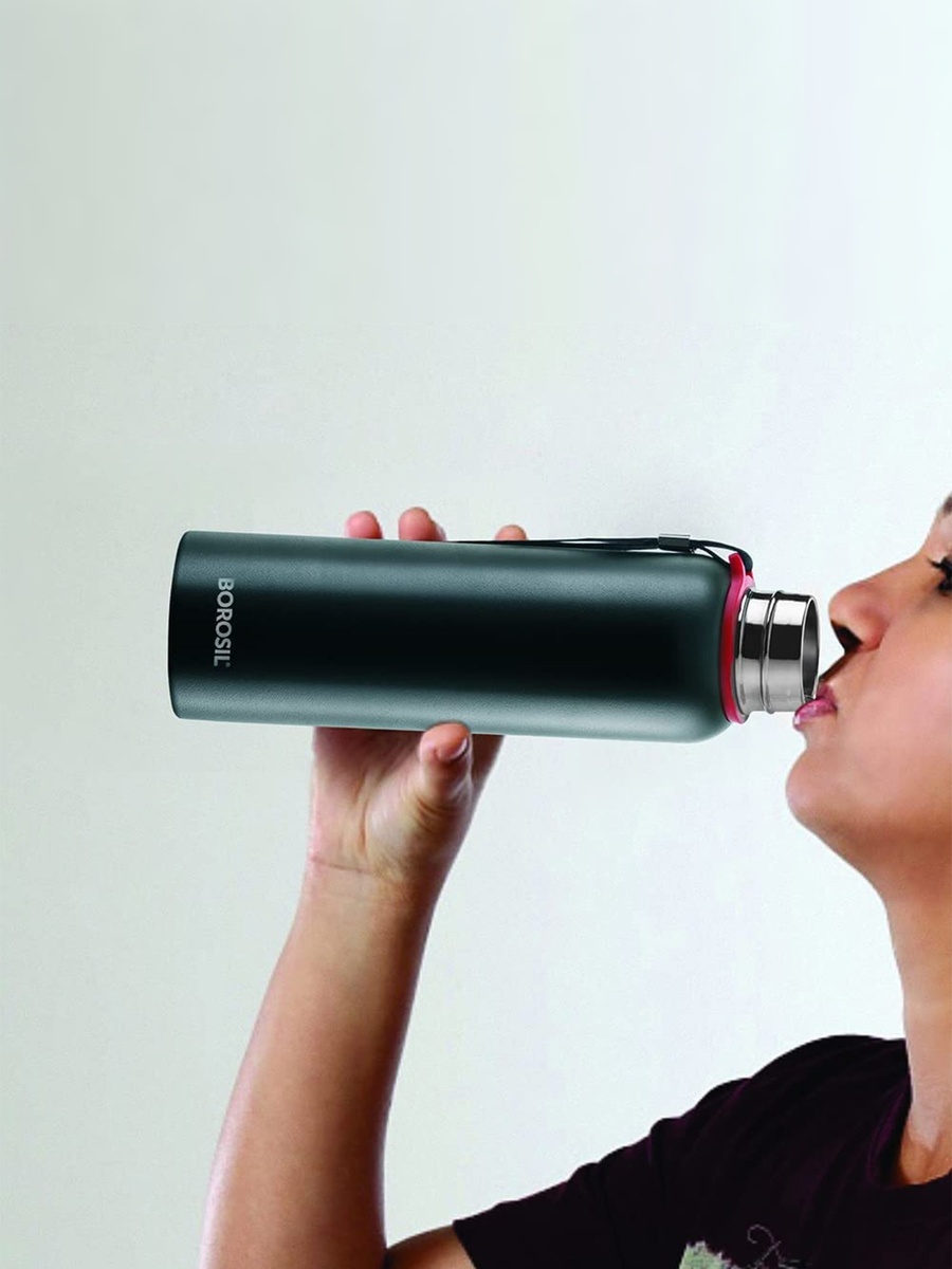 Vacuum Trek Bottle, Black 700Ml