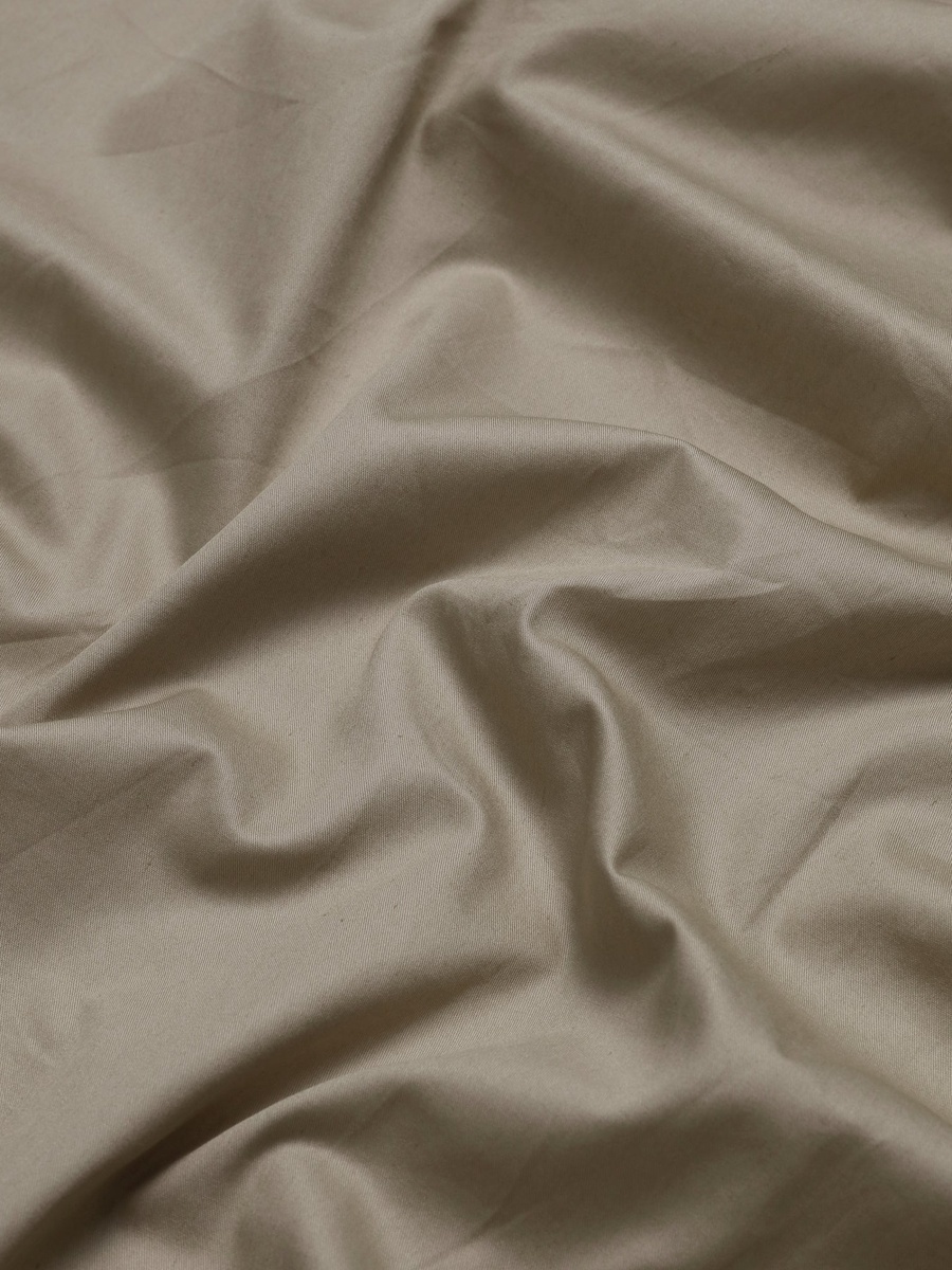Royal Living Fitted Sheet - 200 Thread Count, 180x200x38CM