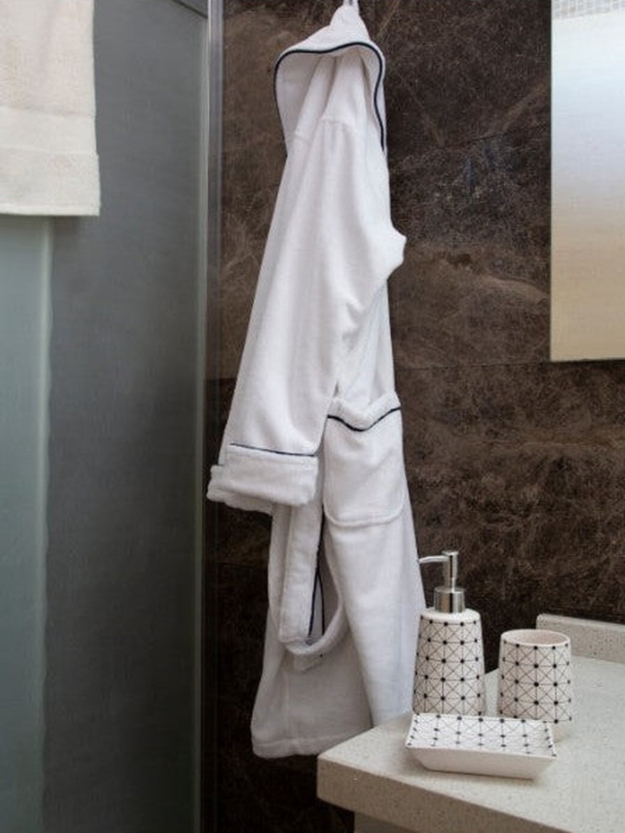 Contrast Piping Fleece Robe