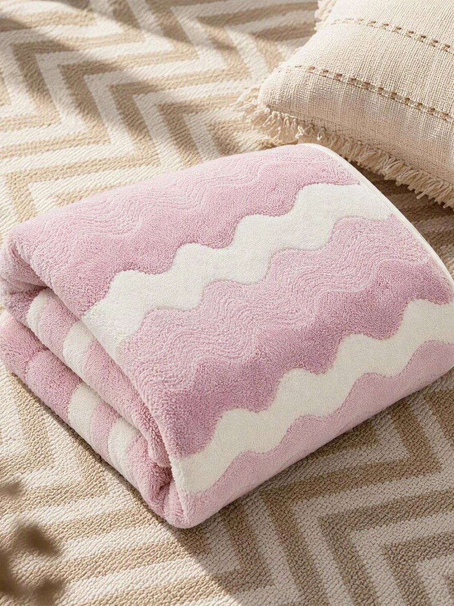 Patterned Bath Towel, Pink
