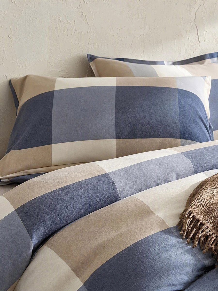 4-Piece Checkered Comforter Set - 180 x 220 cm