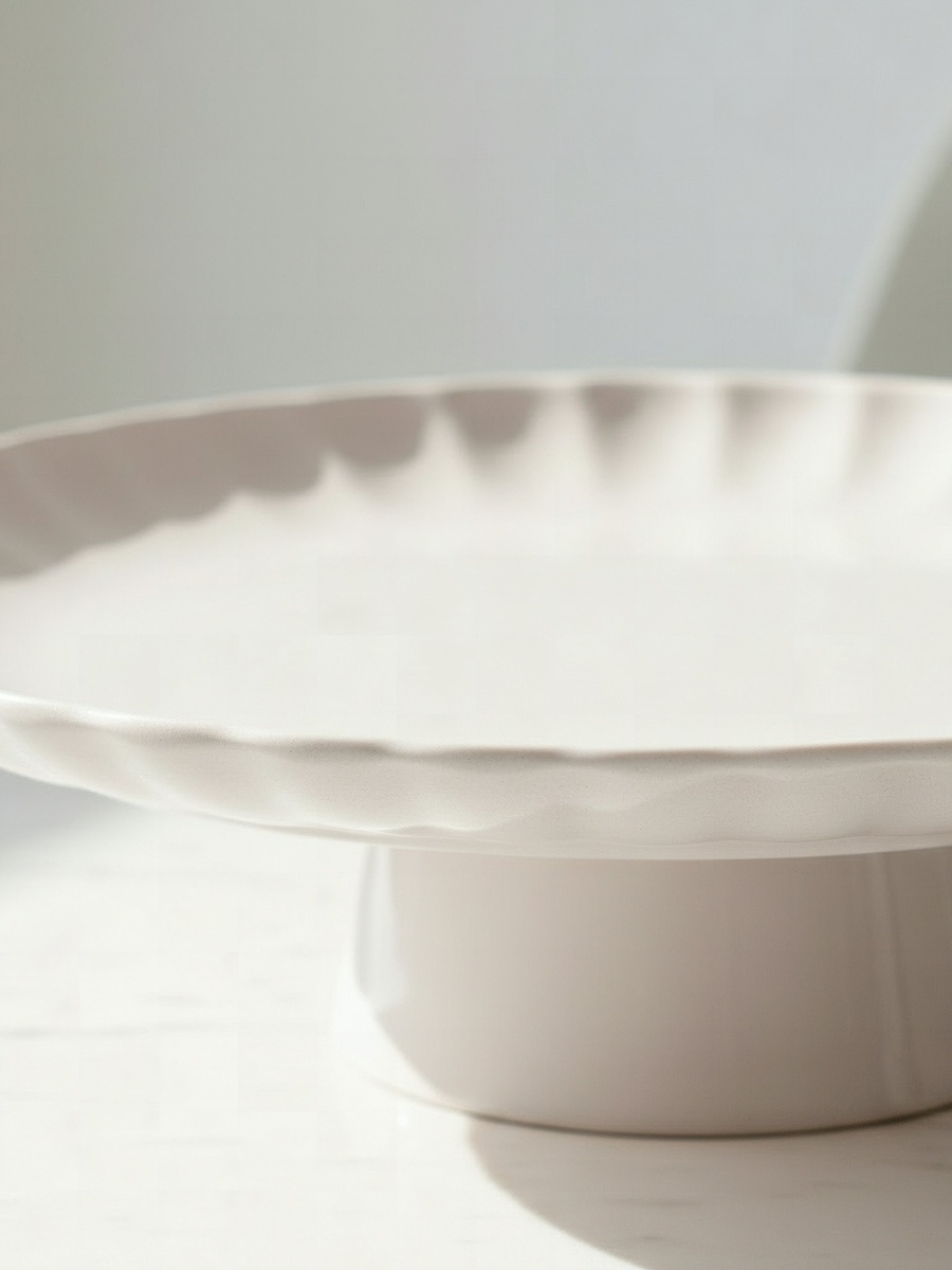 Siam Scallop Pedestal Cake Stand - 30.5 cm