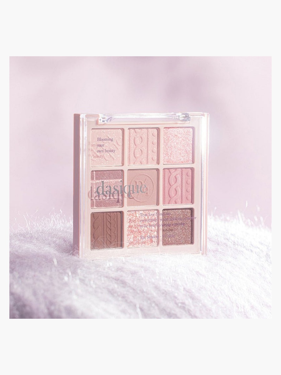 Knit Design Eyeshadow Palette 7.5gm