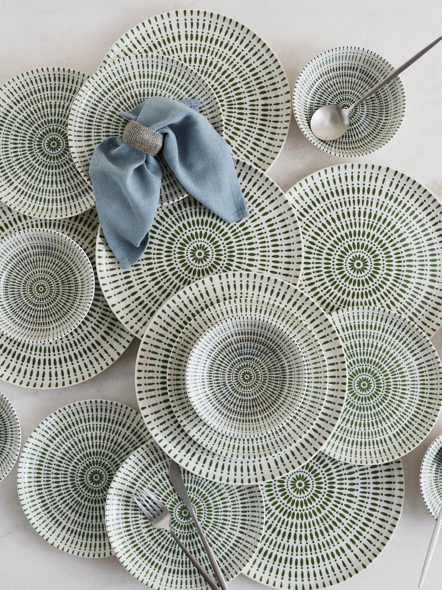Elegenza 18-Piece Swirl Dinner Set - Serves 6