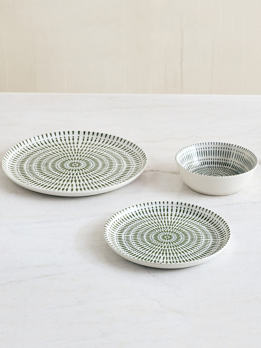 Elegenza 18-Piece Swirl Dinner Set - Serves 6