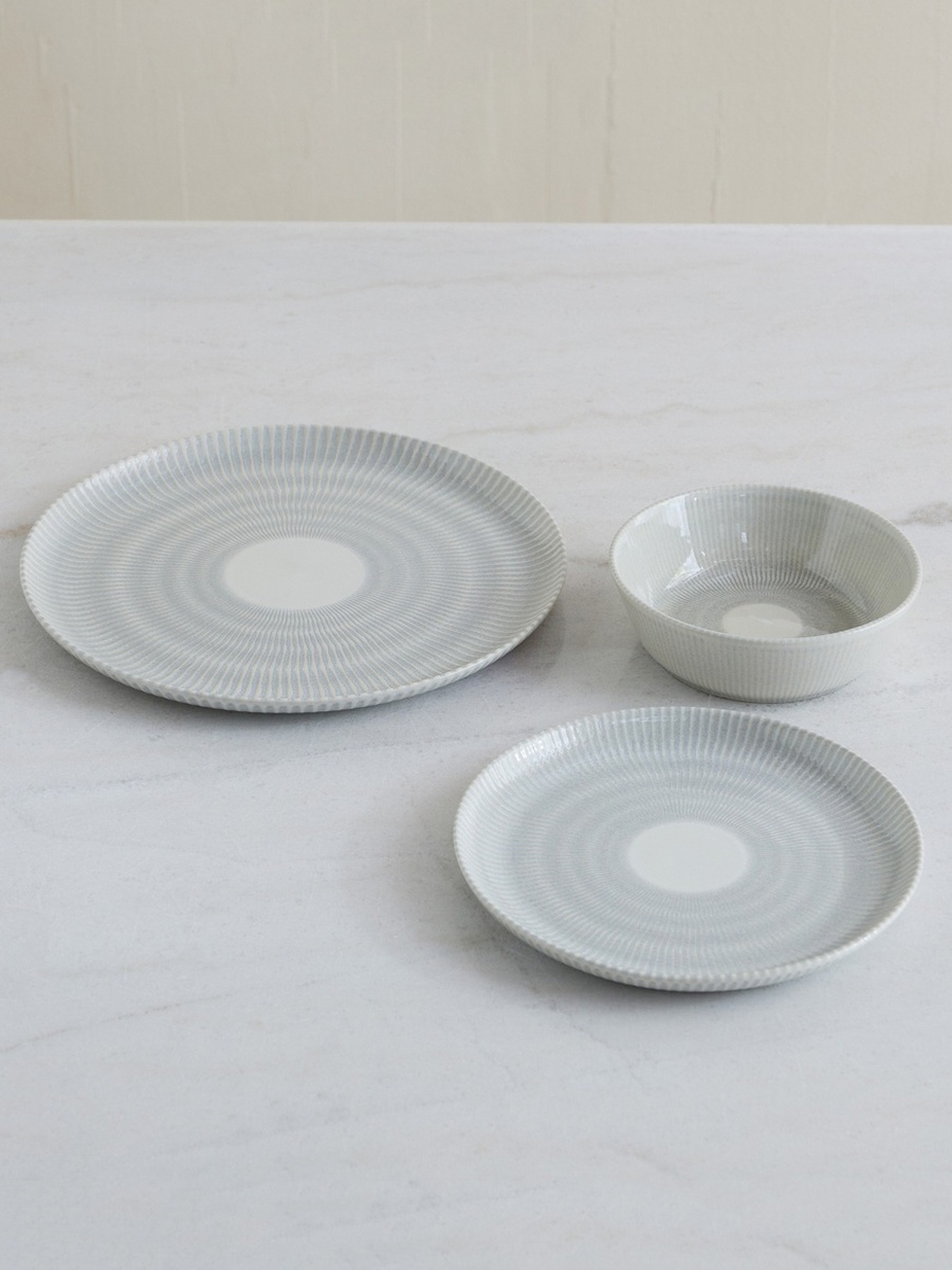 Elegenza 18-Piece Sunburst Dinner Set - Serves 6
