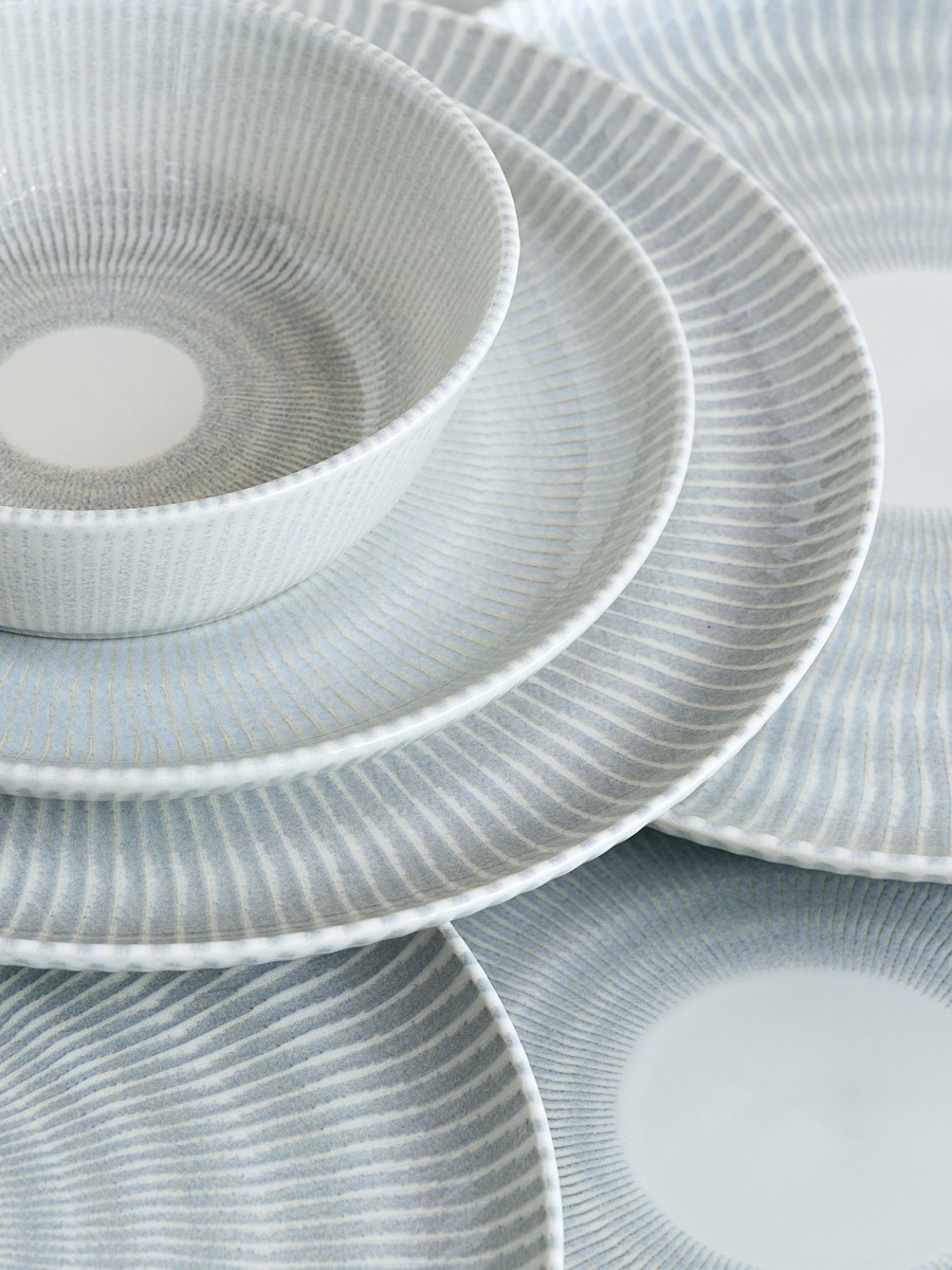 Elegenza 18-Piece Sunburst Dinner Set - Serves 6