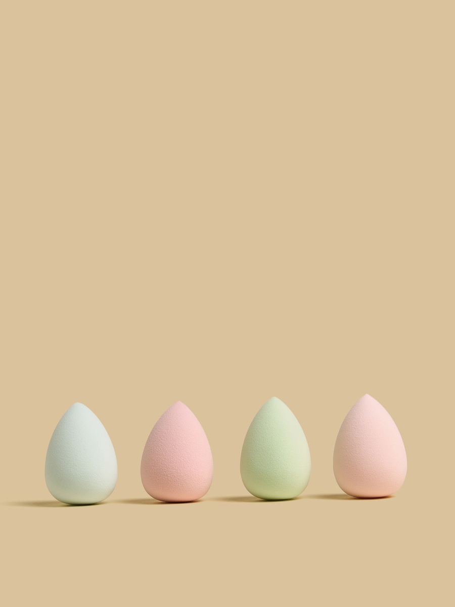 Pack of 4 - Makeup Sponge with Pouch