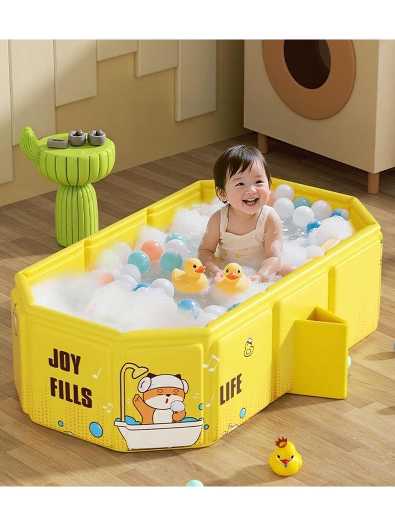 Yellow Printed Bathtub