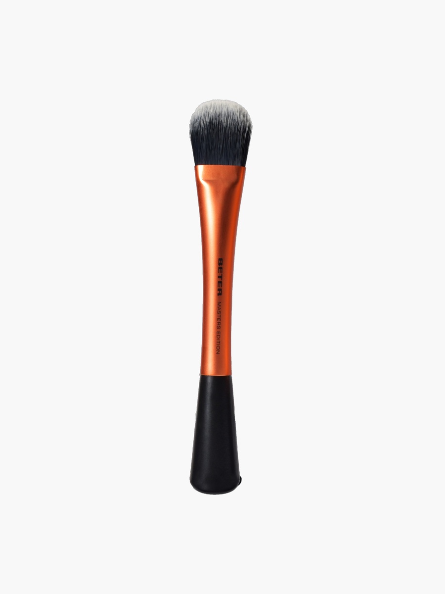 Tapered Foundation Brush with Synthetic Bristles
