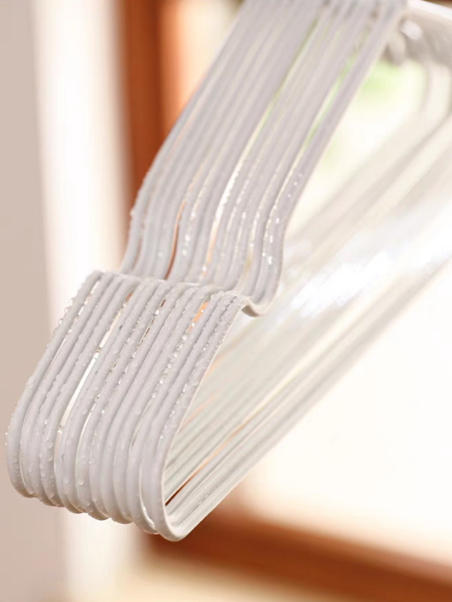 10-Pack White Non-Slip Hangers