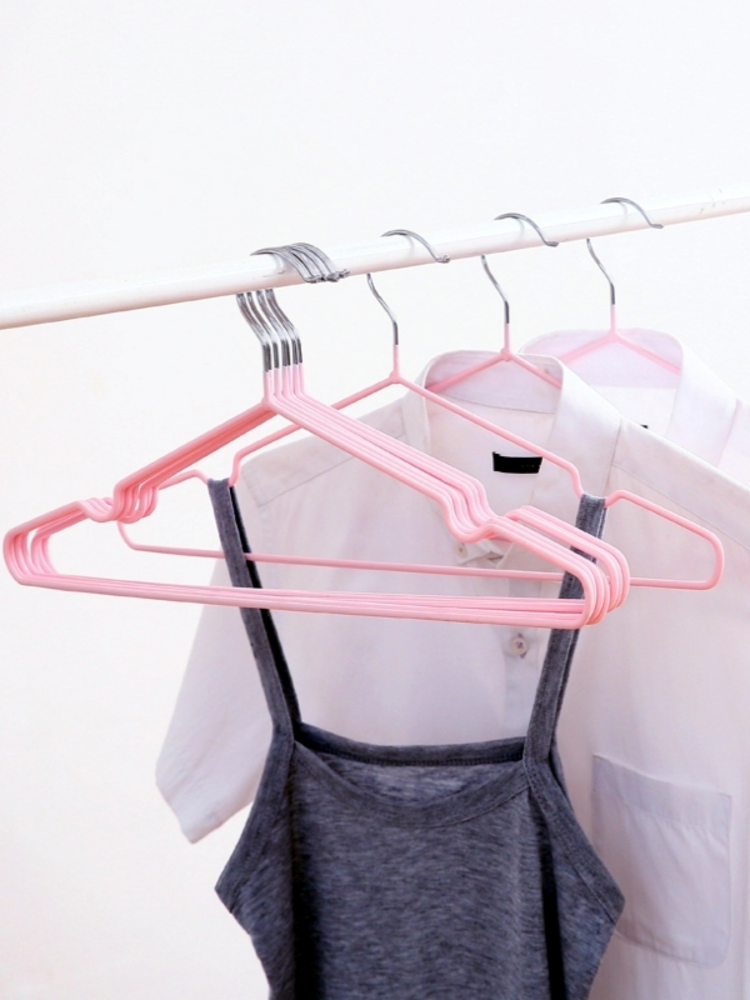 20-Piece Light Pink Non-Slip Coated Hangers