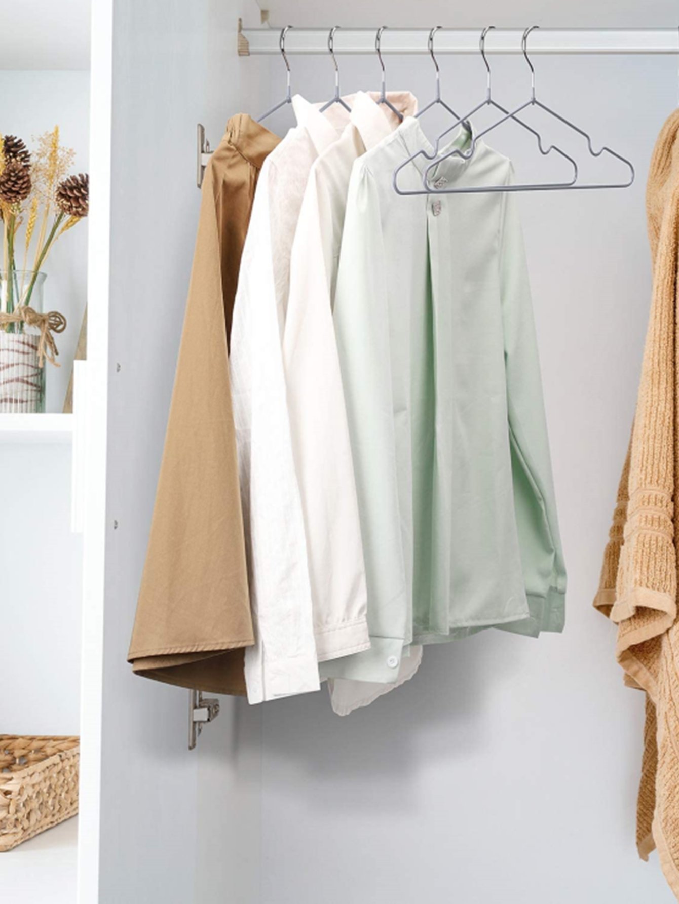 20-Piece Grey Non-Slip Slim Hangers For Clothes Storage