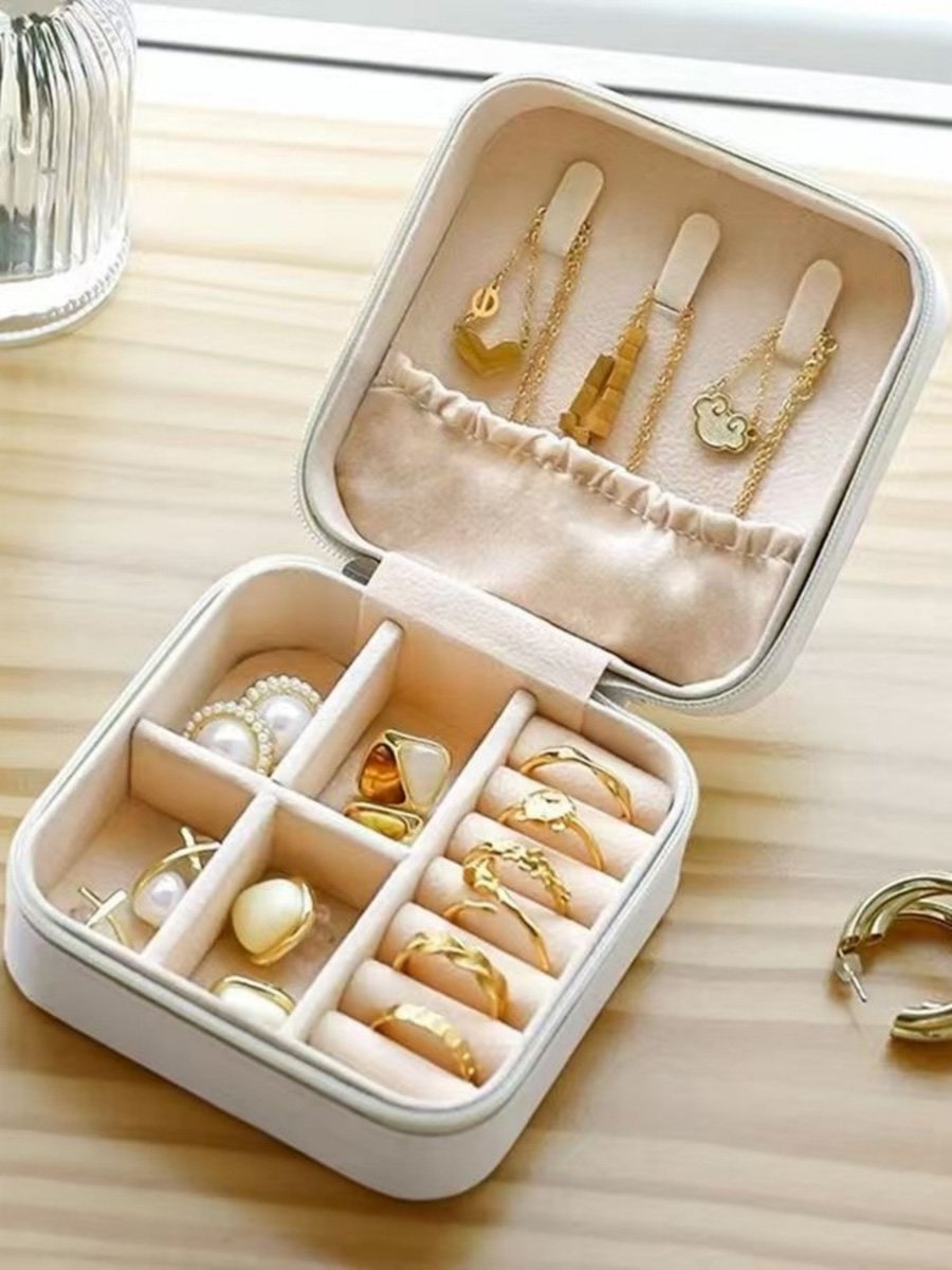 Beige Travel Jewelry Organizer