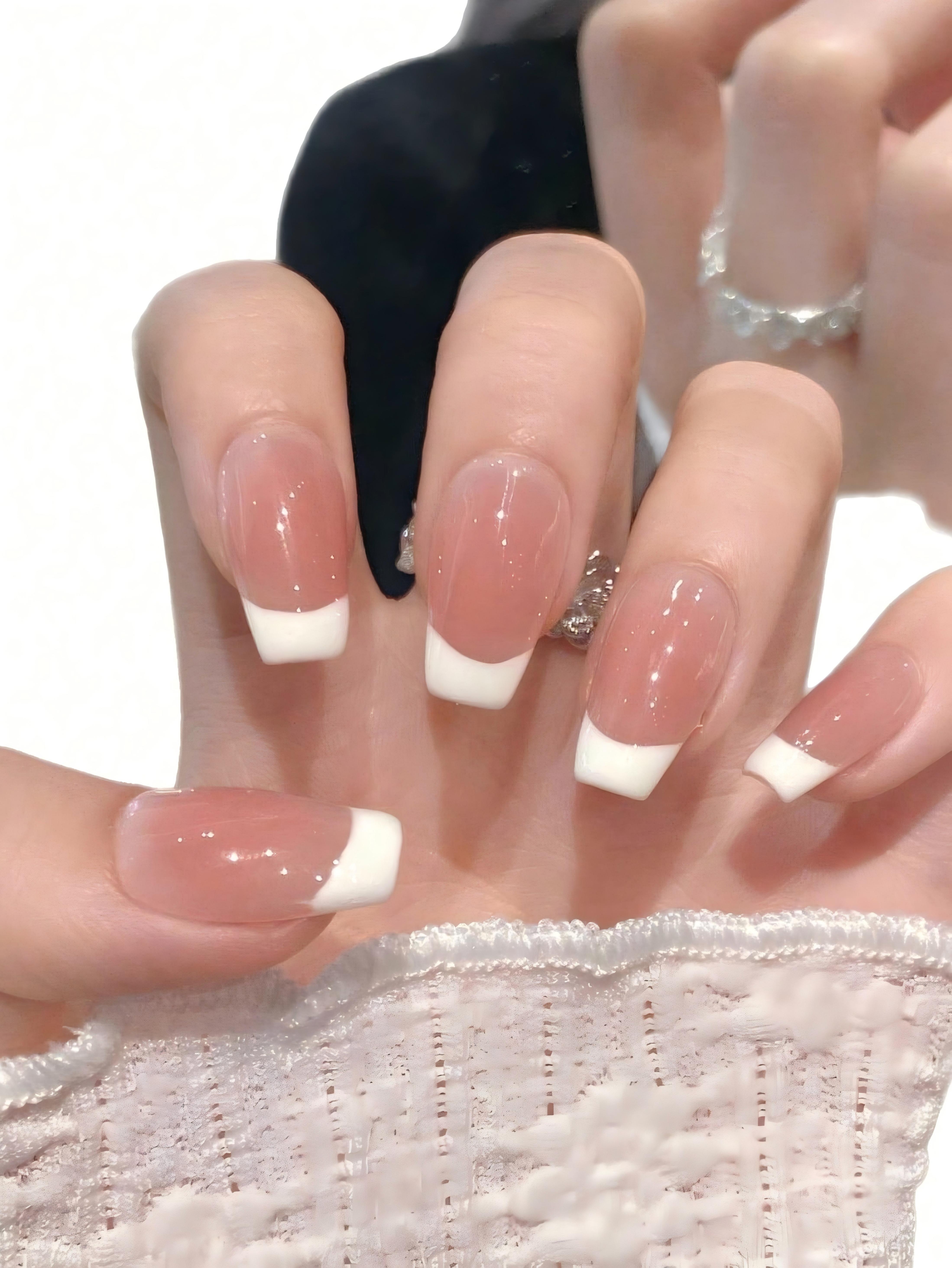 Pink French Tip Artificial Nails