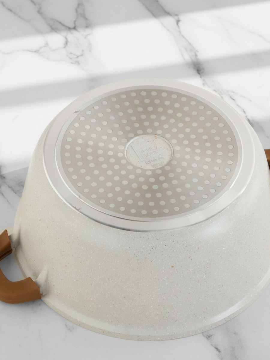 La Natura Deep Casserole with Lid and Trivet - 24 cm