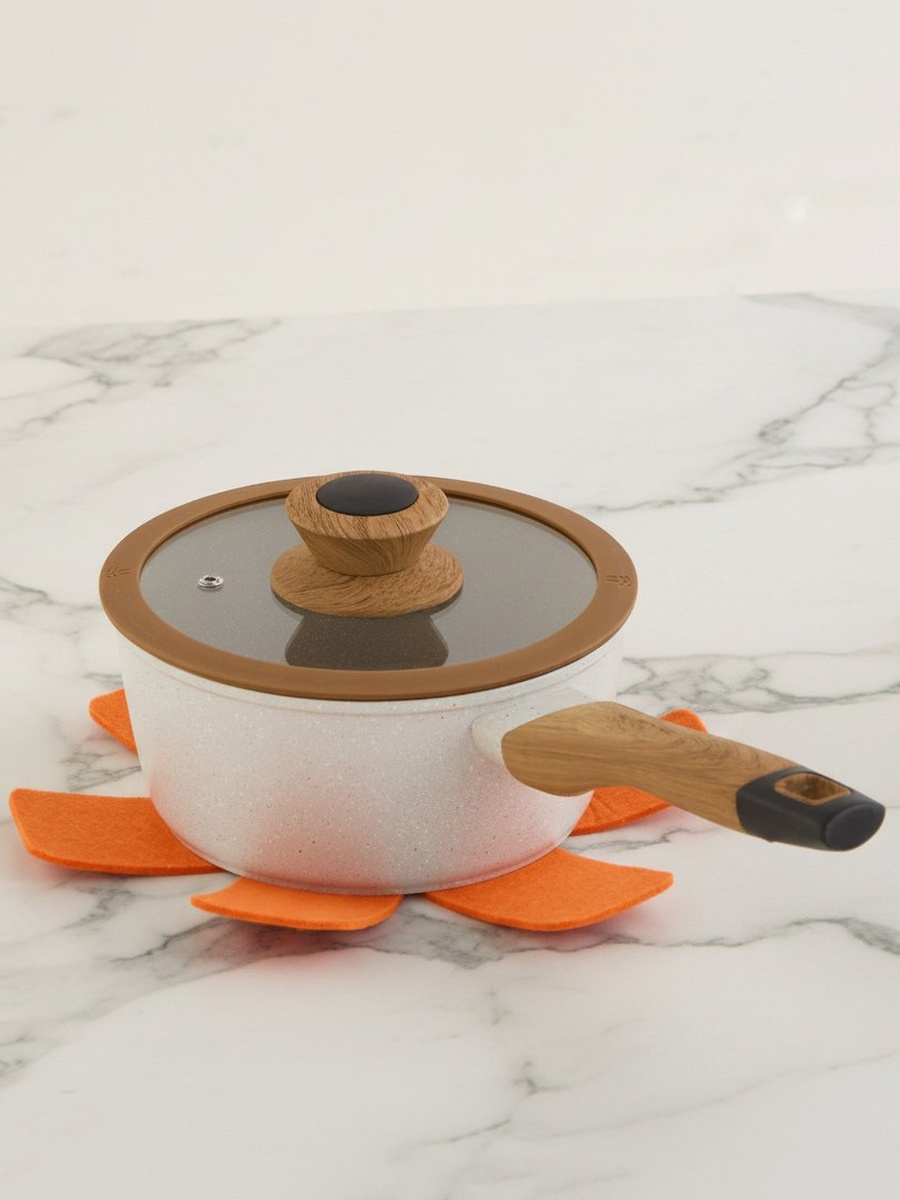 La Natura Sauce Pan with Lid and Trivet - 18 cm