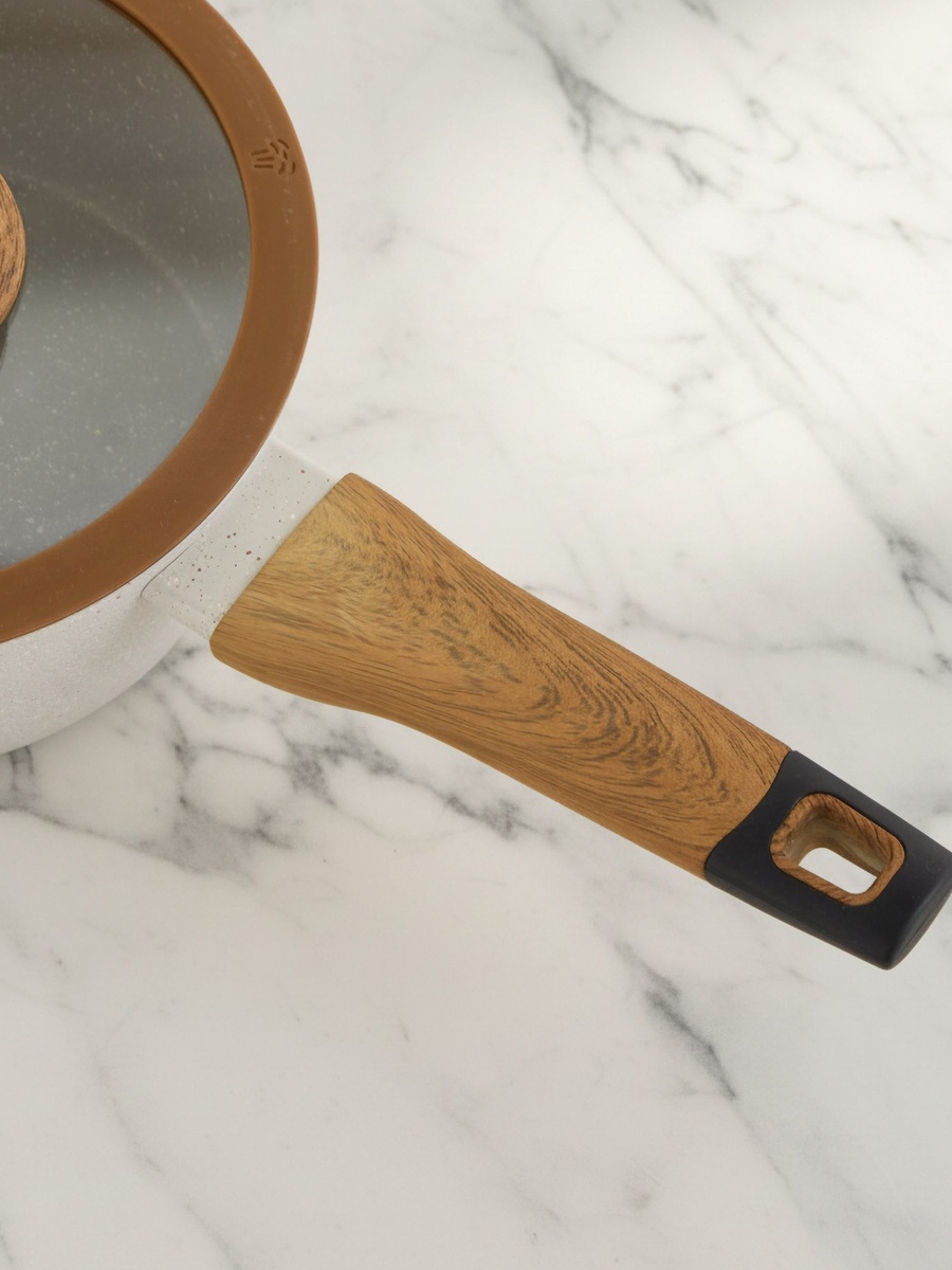 La Natura Sauce Pan with Lid and Trivet - 18 cm