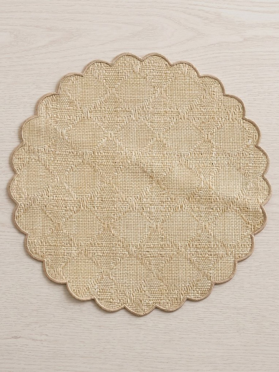 Tabletales Maze Embroidery Scallop Round Placemat - 38x38 cm
