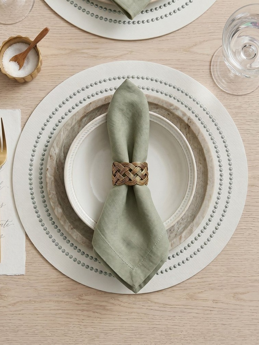 Tabletales Stud Round Placemat - 37.5 cm