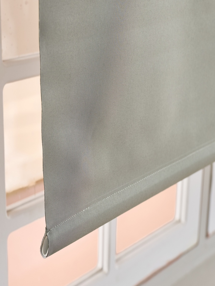 Delta Blackout Roller Blind - 90x240 cm