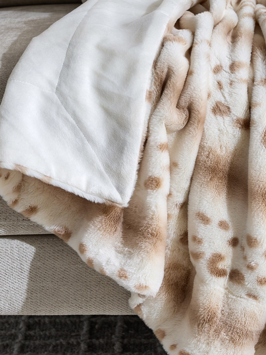 Cozy Plush Animal Leo Print Throw - 130x170 cm
