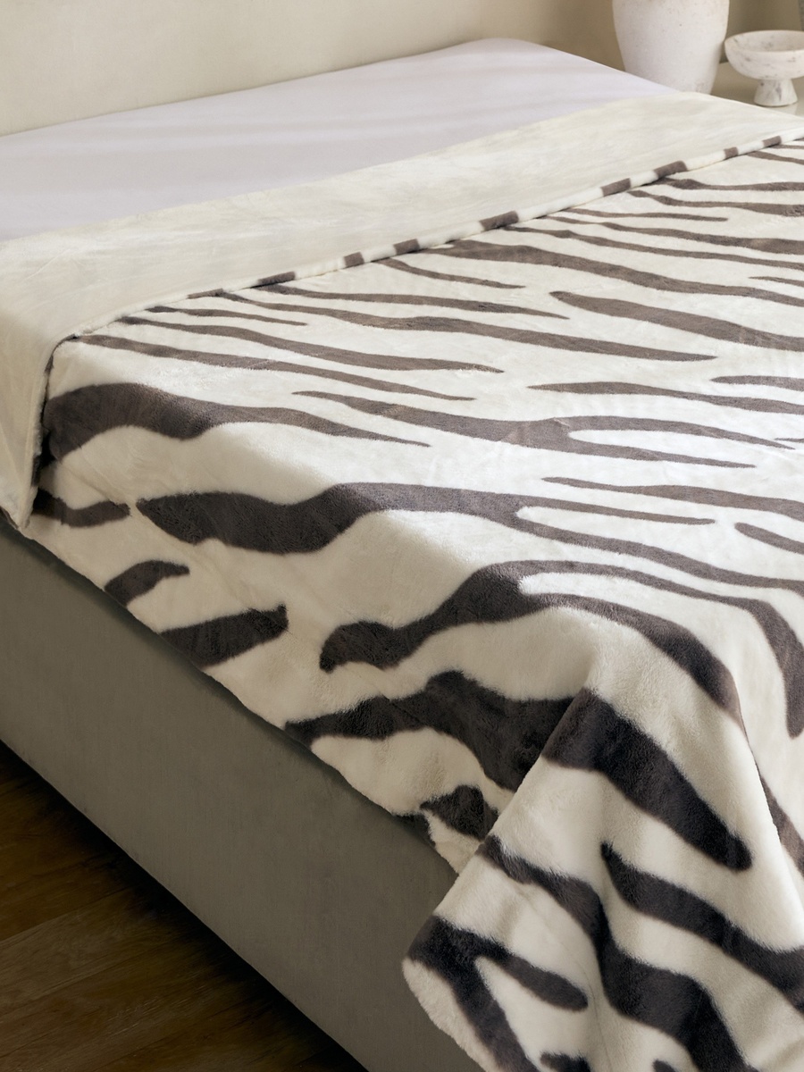 Cozy Plush Animal Zebra Print Twin Blanket - 150x220 cm