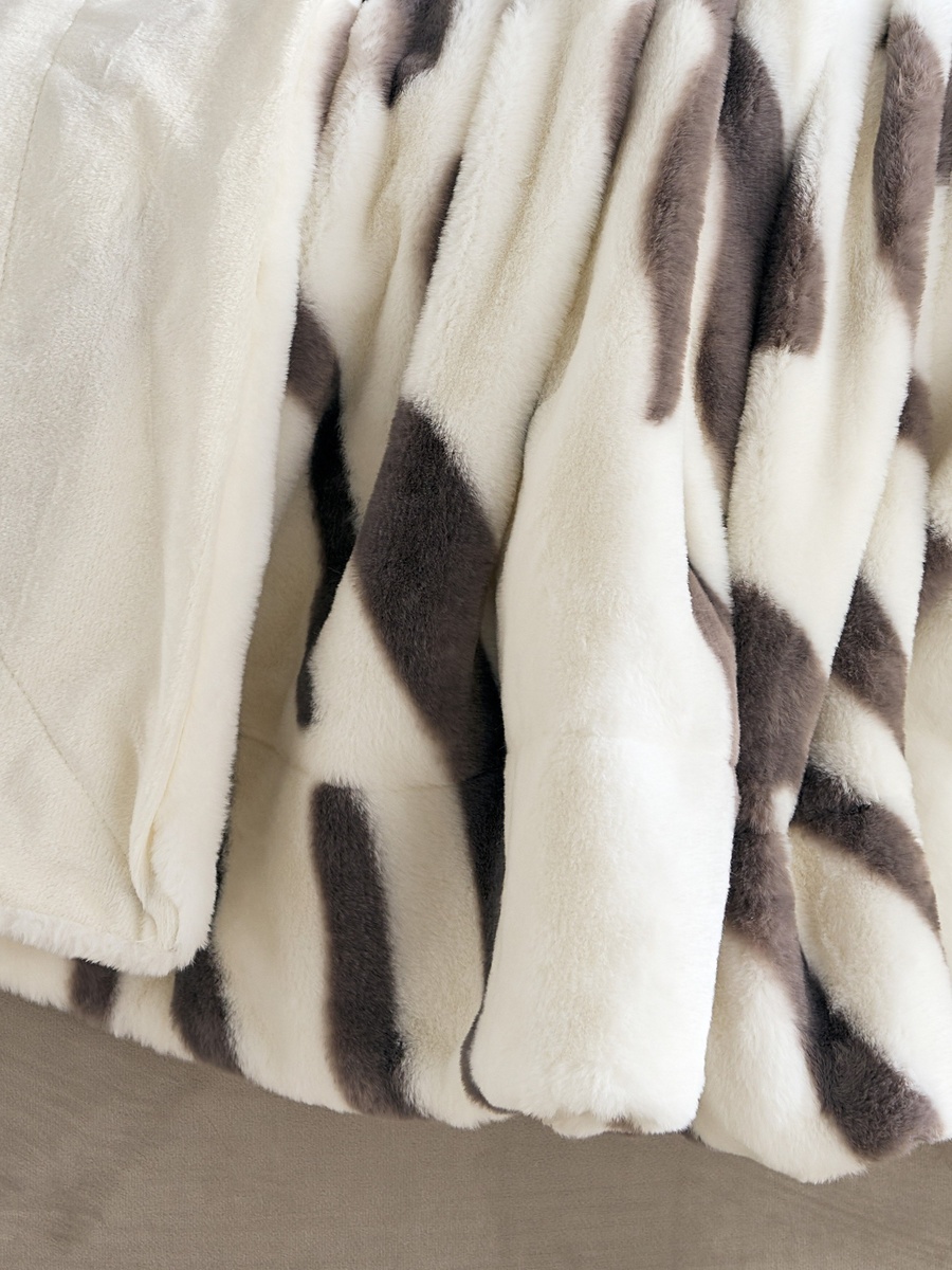 Cozy Plush Animal Zebra Print Twin Blanket - 150x220 cm