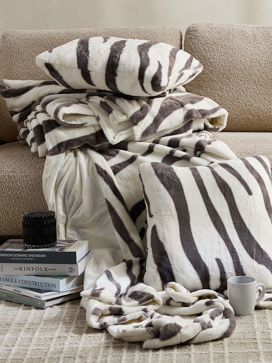 Cozy Plush Animal Zebra Print Twin Blanket - 150x220 cm