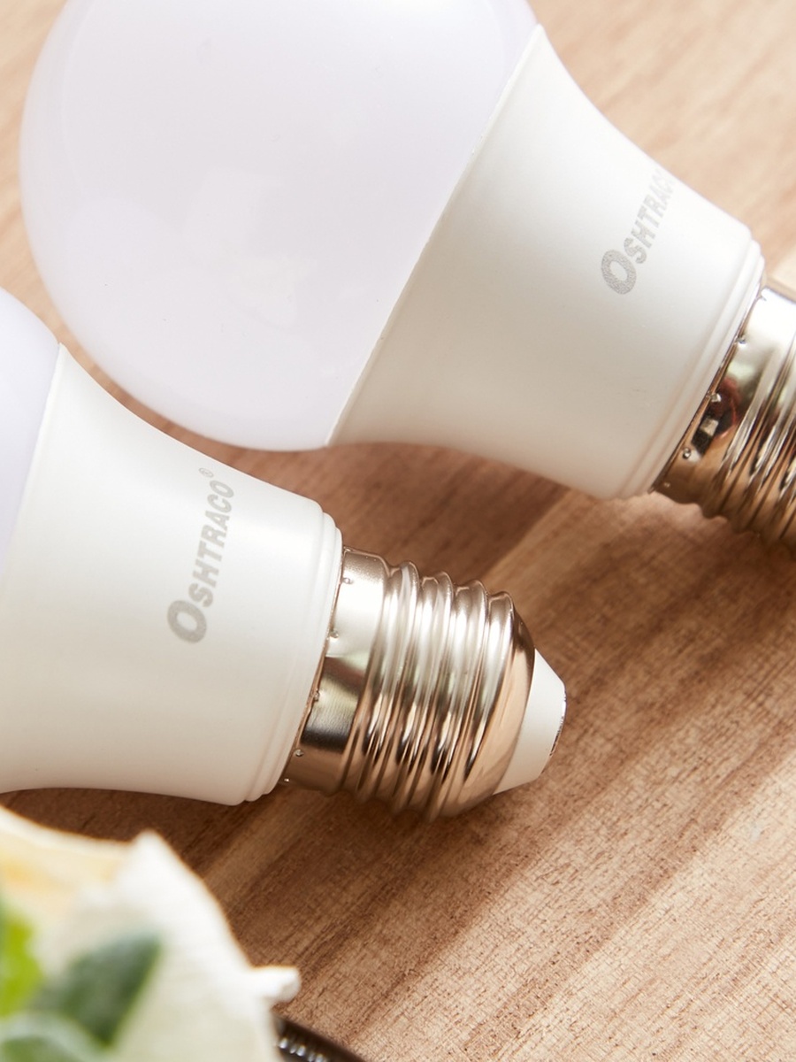 Oshtraco 2-Piece 7W E27 Warm White LED Bulb Set