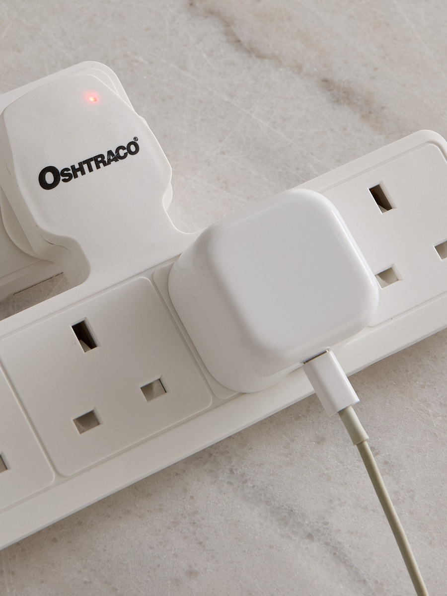 Oshtraco 4-Way Type-G T-Socket