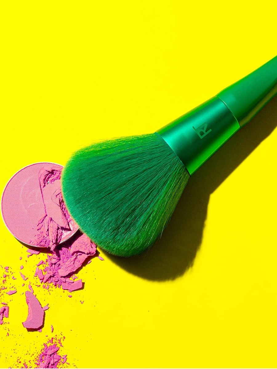 Satin Sheen Powder Brush