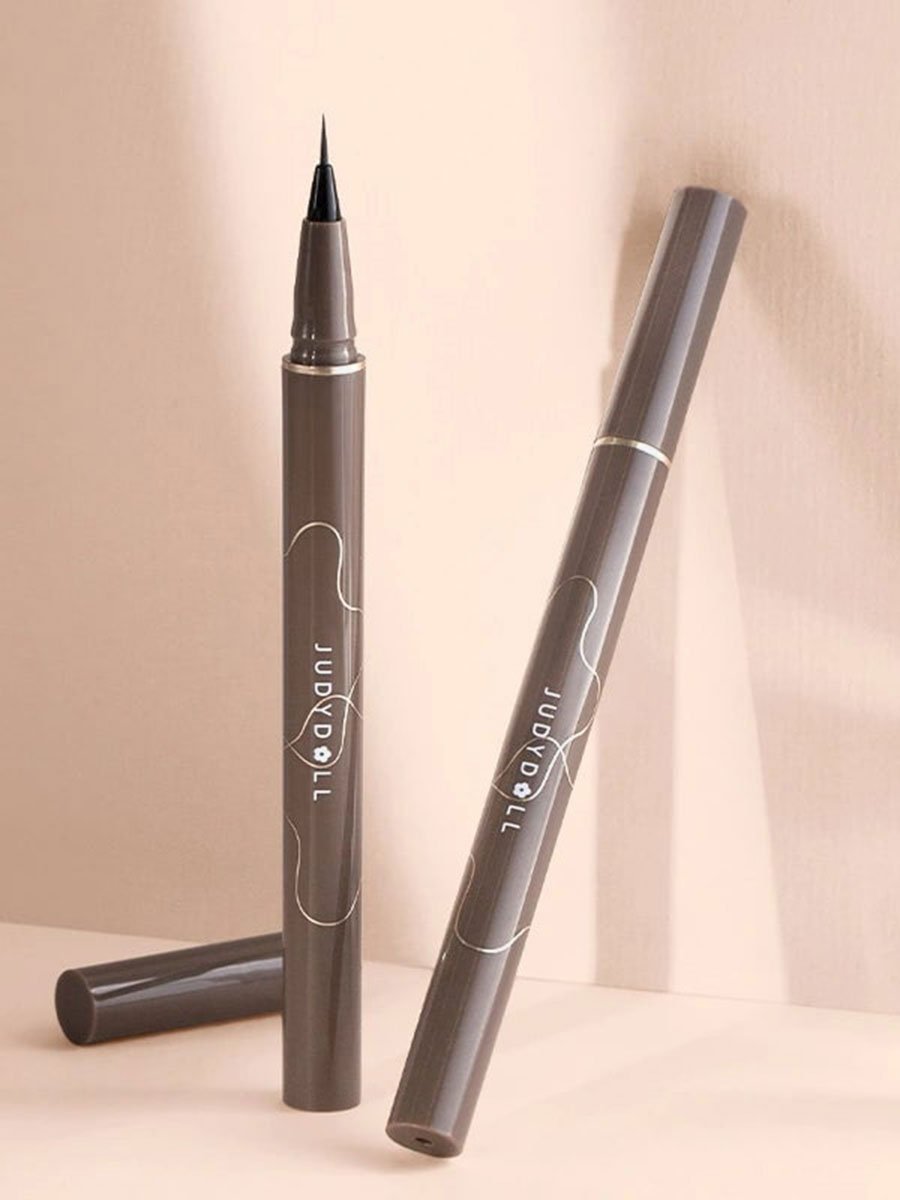 Ultra-Fine Liquid Eyeliner 02