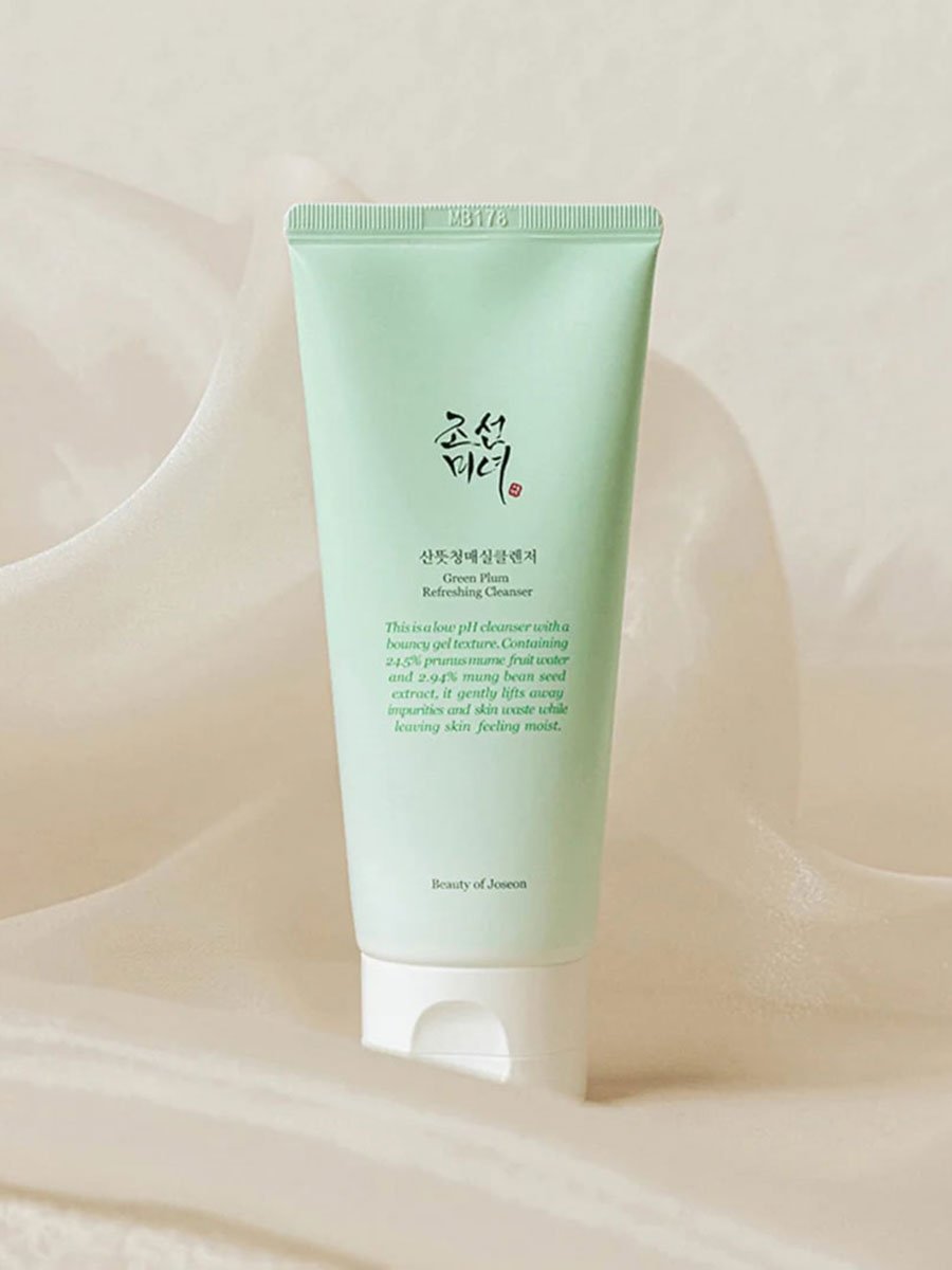 Green Plum Refreshing Cleanser 100ml