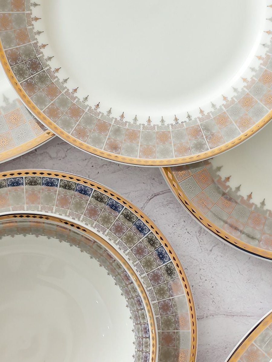 Charlotte 32 - Piece New Bone China Dinner Set - Serve 6, Gold, 37.5x27.5x28.5cm, For Bedrooms, Living Areas, Kitchens