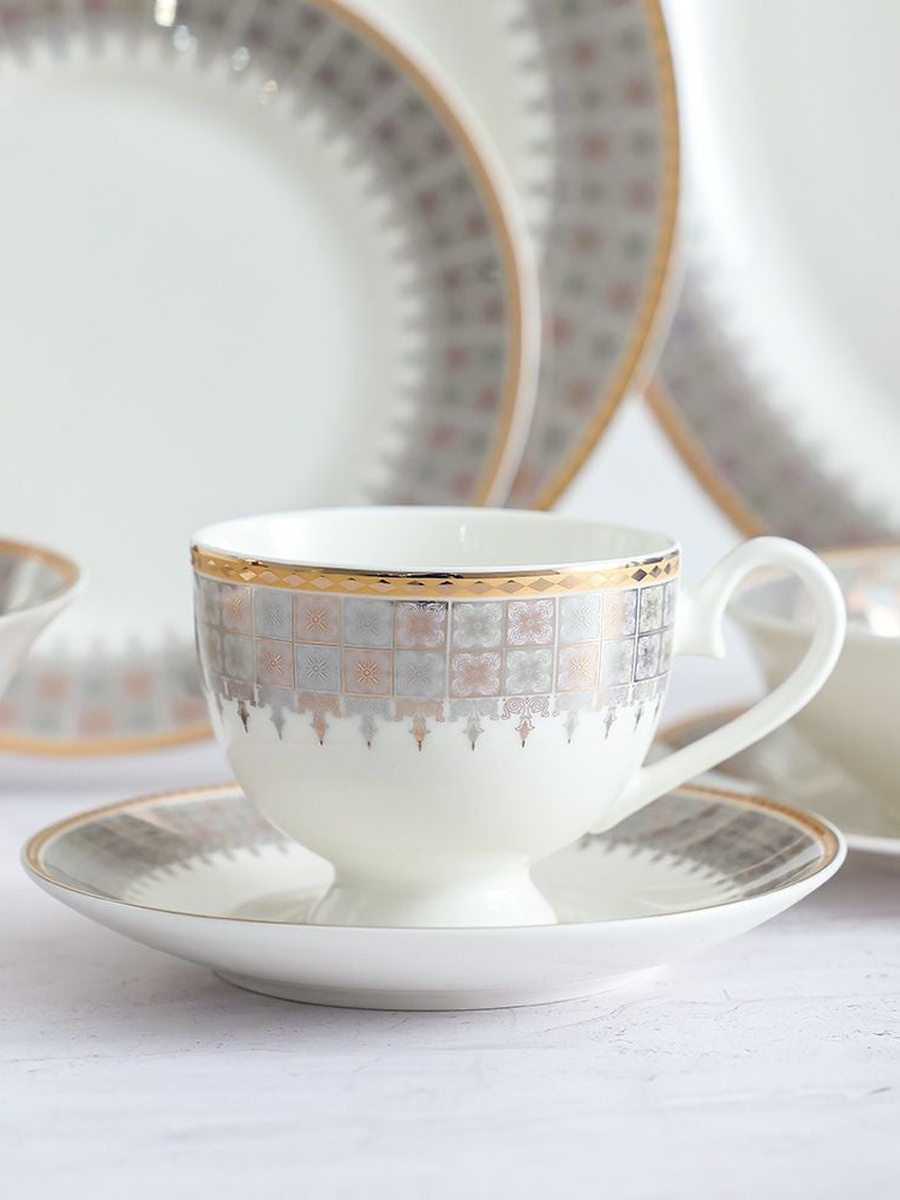 Charlotte 32 - Piece New Bone China Dinner Set - Serve 6, Gold, 37.5x27.5x28.5cm, For Bedrooms, Living Areas, Kitchens