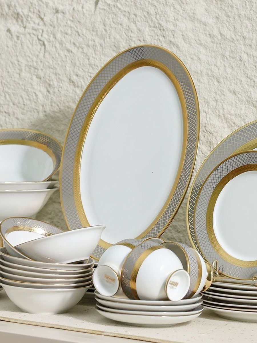 Royal Feast 44 - Piece Fine Porcelain Dinner Set - Serve 8, Gold, Dinnerware Set For Family Meals Dining Table And Guest Serving