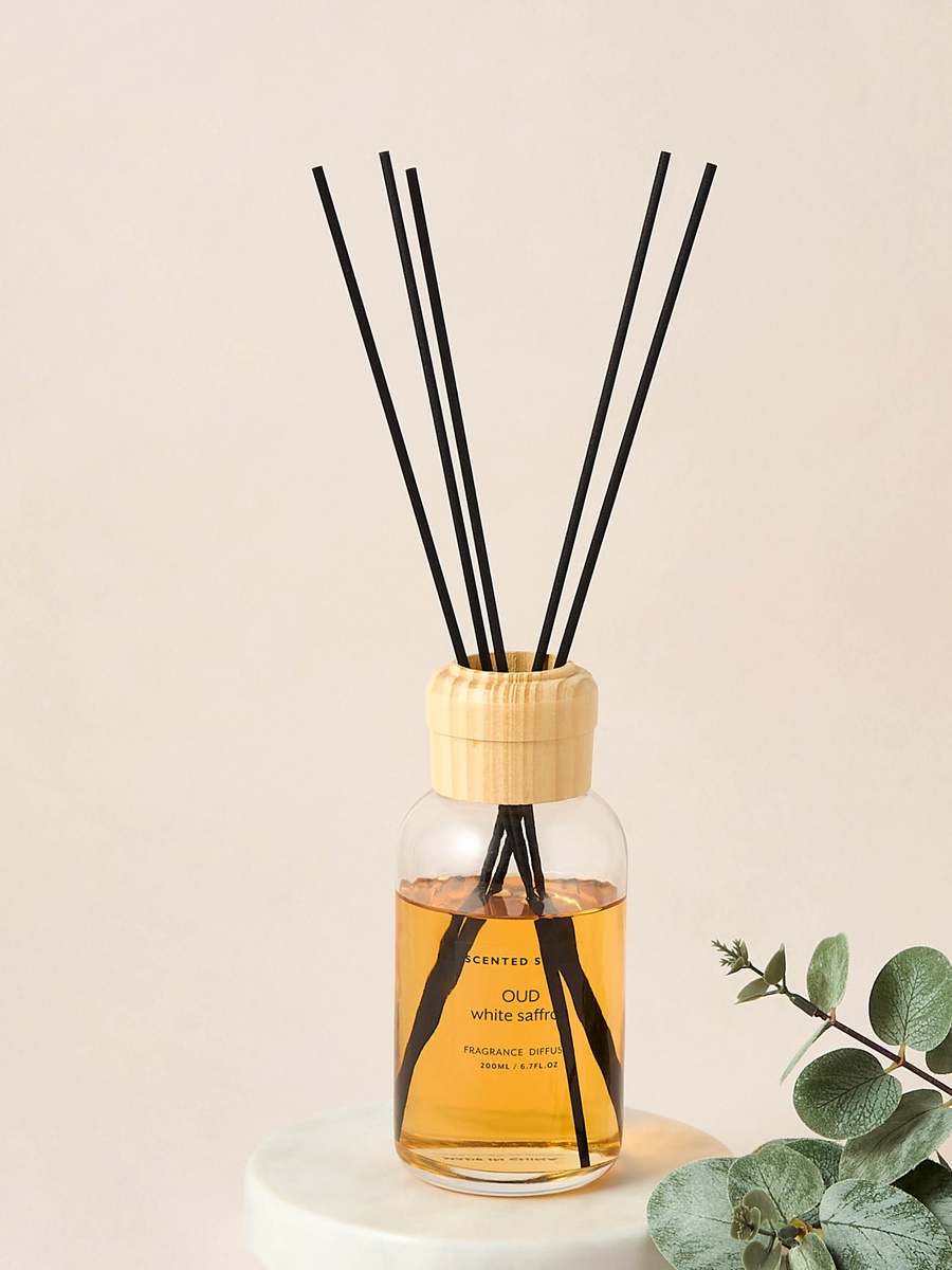 Oud White Saffron Reed Diffuser - 200 ml
