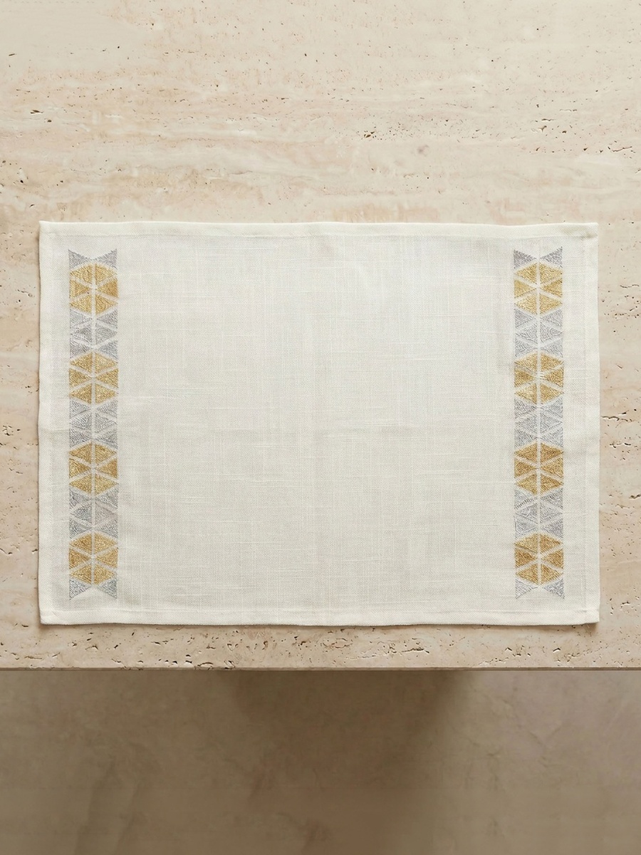 Geo 4-Piece Embroidered Placemat Set - 30x44 cm