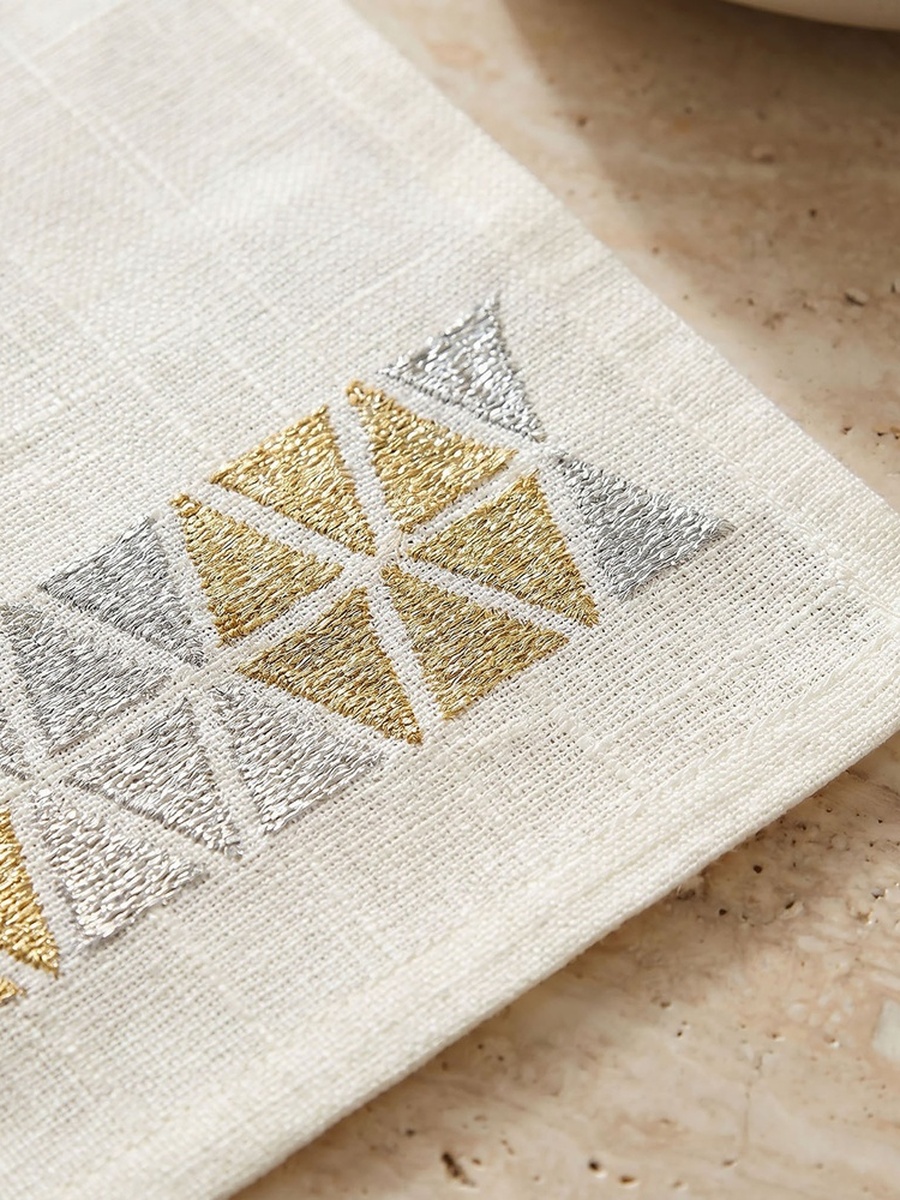 Geo 4-Piece Embroidered Placemat Set - 30x44 cm
