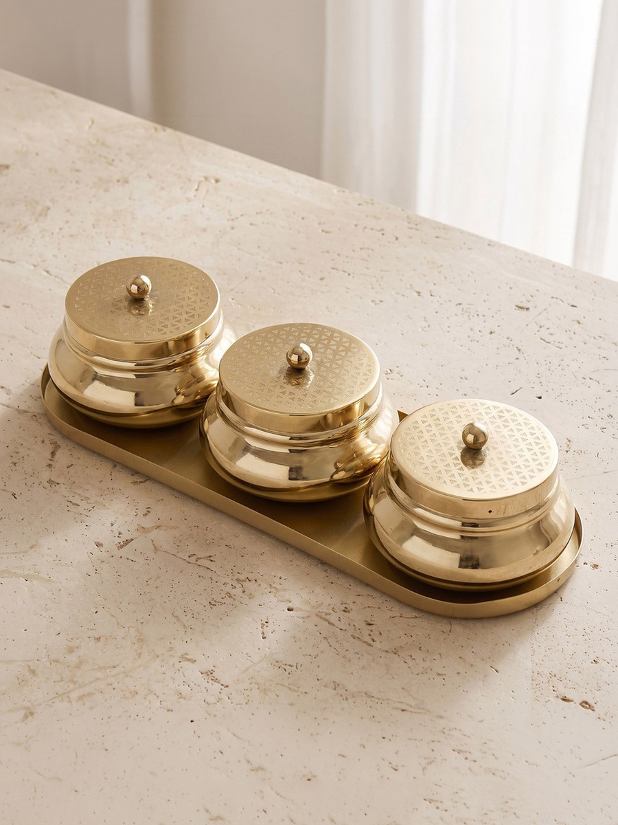 Geo 3-Piece Embossed Bowl Set with Tray