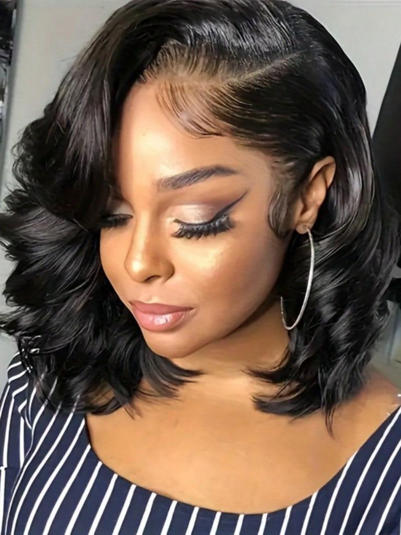 Black Wavy Bob Wig