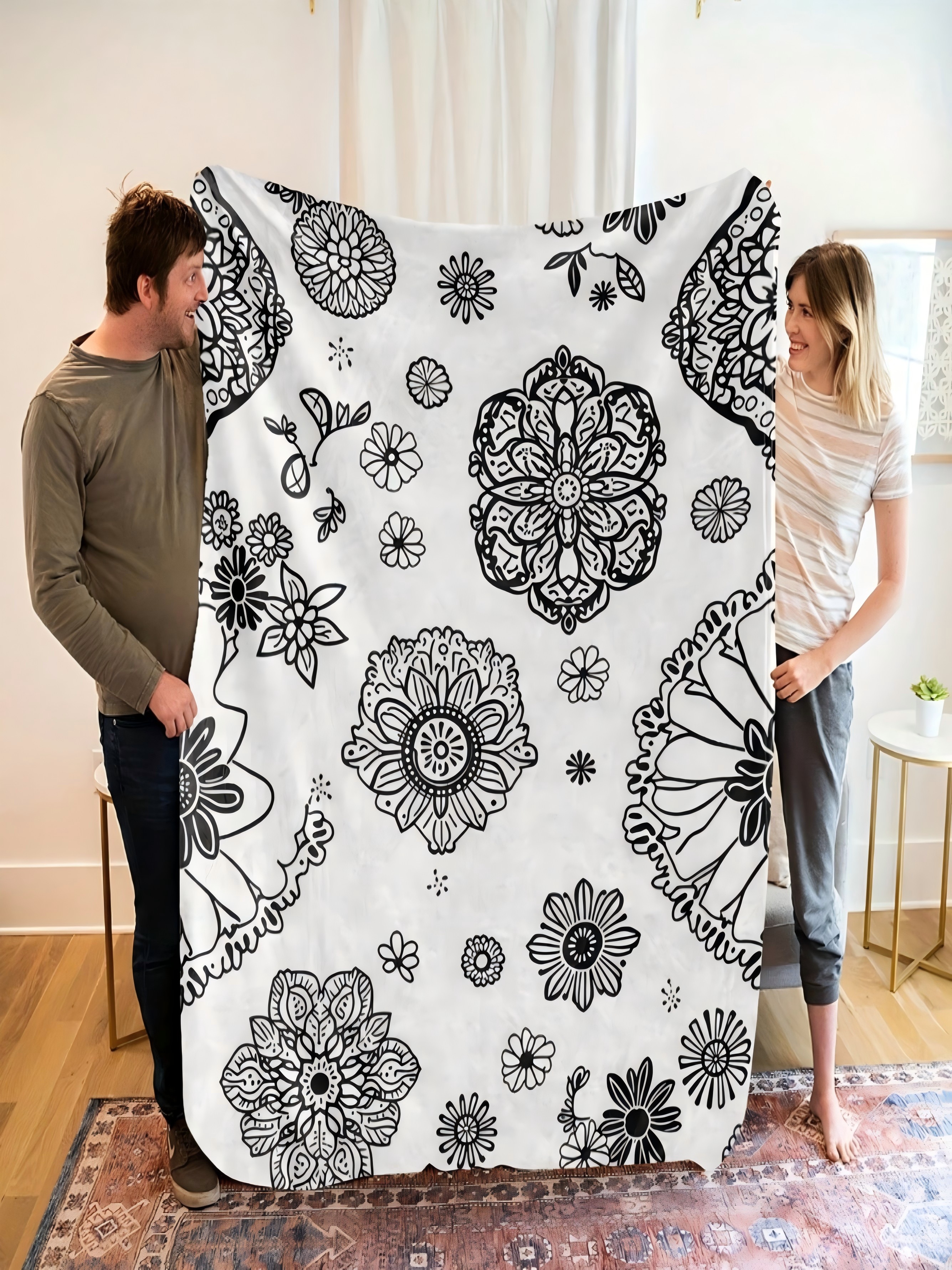Mandala Floral Print Soft Flannel Blanket (Black and White, 30x40 inch)